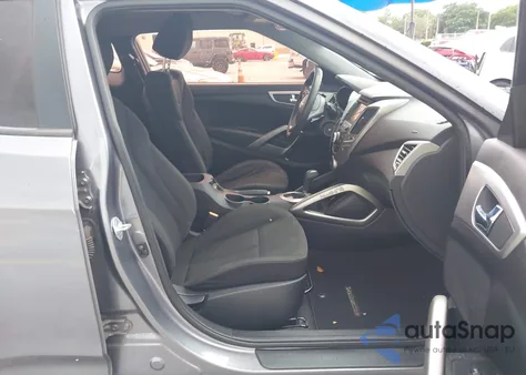 2015 Hyundai Veloster z USA, uszkodzony, nr VIN KMHTC6AD6FU227442